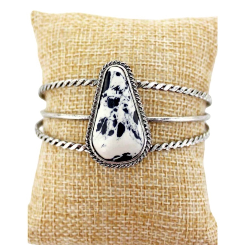 Western Style Chic Cowhide Marbled Silver Tone Cuff Bracelet